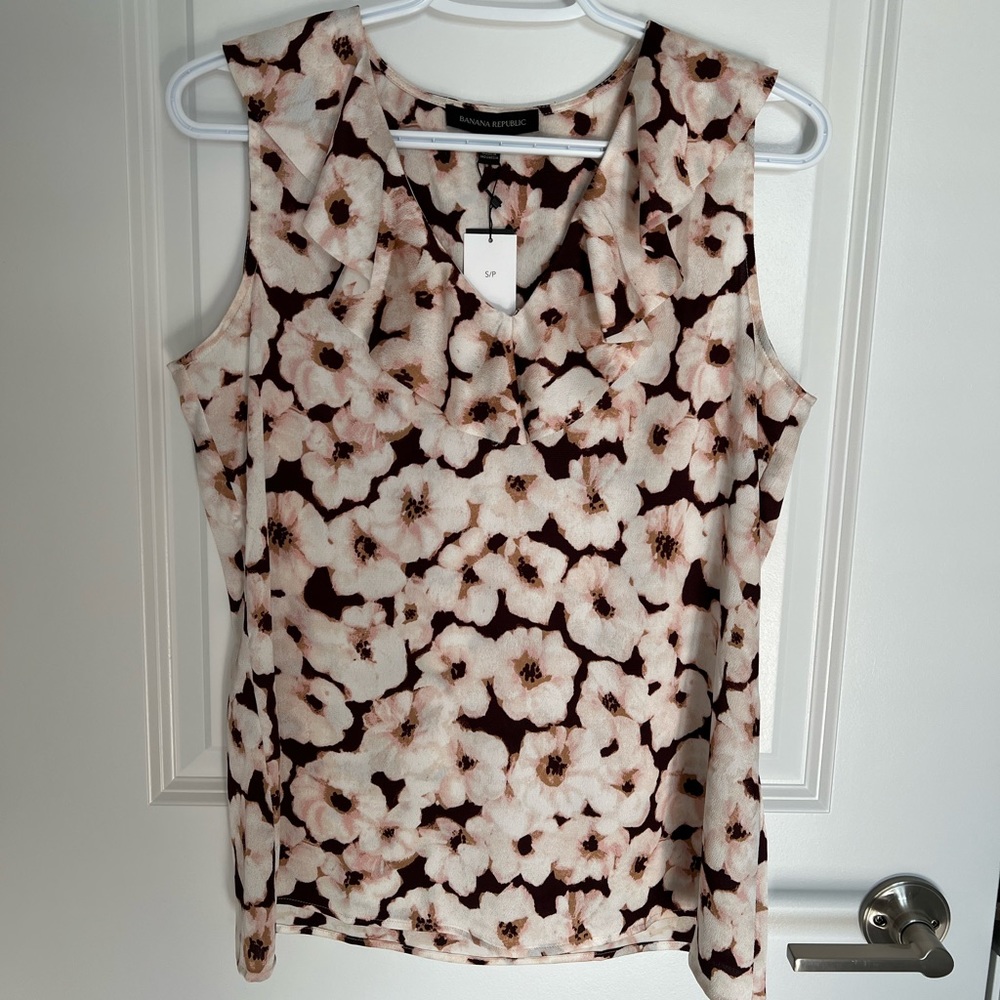 NWT Banana Republic Floral Sleeveless Blouse